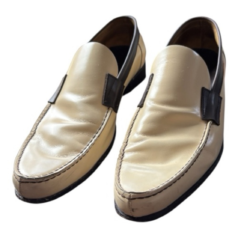 Prada leather slip on style creme and brown two tone heeled loafer | Prada 10.5